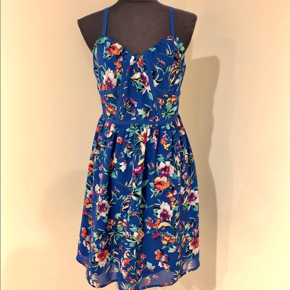 Nicole by Nicole Miller Dresses & Skirts - 💙 Nicole by Nicole Miller Blue Floral Dress - 10